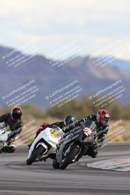 media/Nov-16-2025-Race Pace (Sun) [[8c5fa54630]]/Non Verified Riders (1st 20 Minutes)/5-Turn 15 (110pm)/